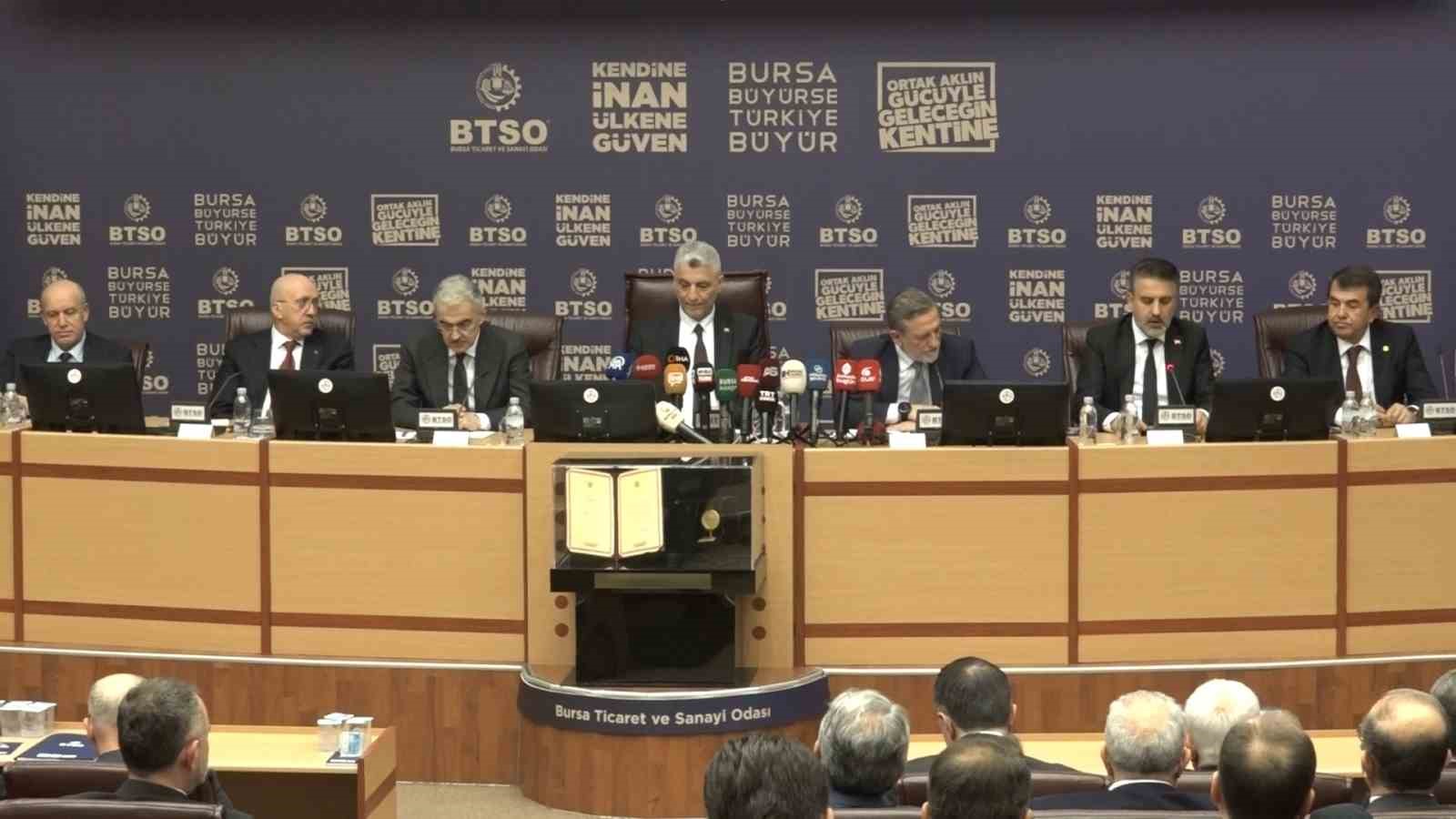 Bakan Bolat, Bursa’da iş adamlarıyla bir araya geldi 7 bakan bolat bursada is adamlariyla bir araya geldi 3 LcyegyvF