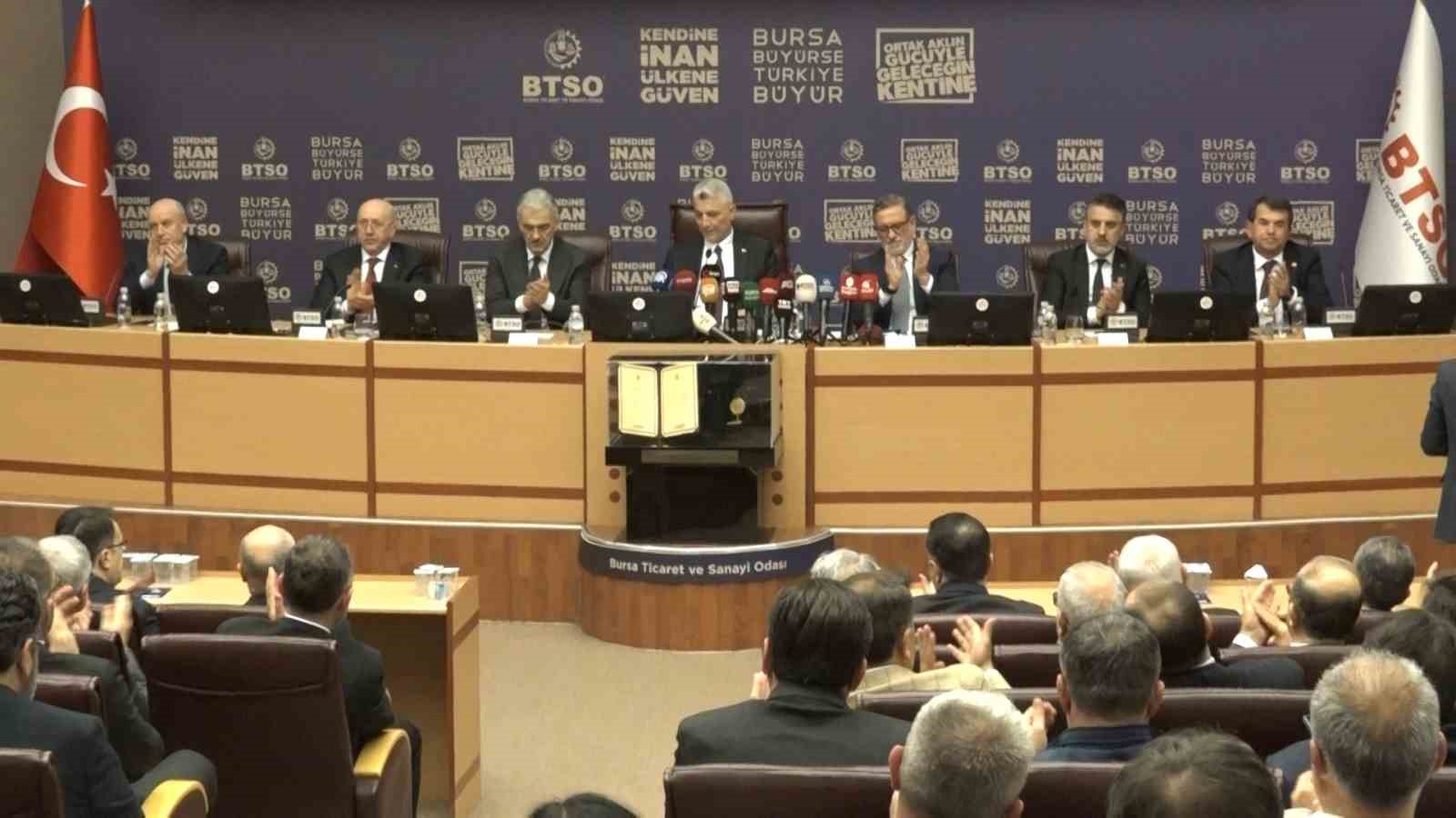Bakan Bolat, Bursa’da iş adamlarıyla bir araya geldi 8 bakan bolat bursada is adamlariyla bir araya geldi 4 aghCU7nA