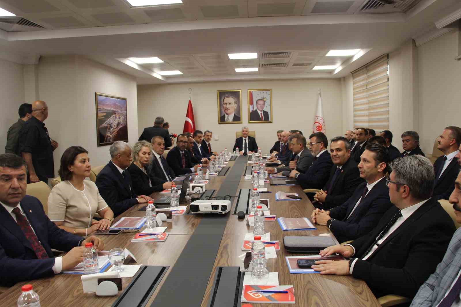 bakan bolat habur turkiyenin orta doguya acilan en kritik ihracat kapisi 1 rOcdMKSE