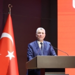 bakan-bolat-hafif-ticari-arac-uretiminde-avrupada-birinci-siradayiz-Yyul3Mzt.jpg