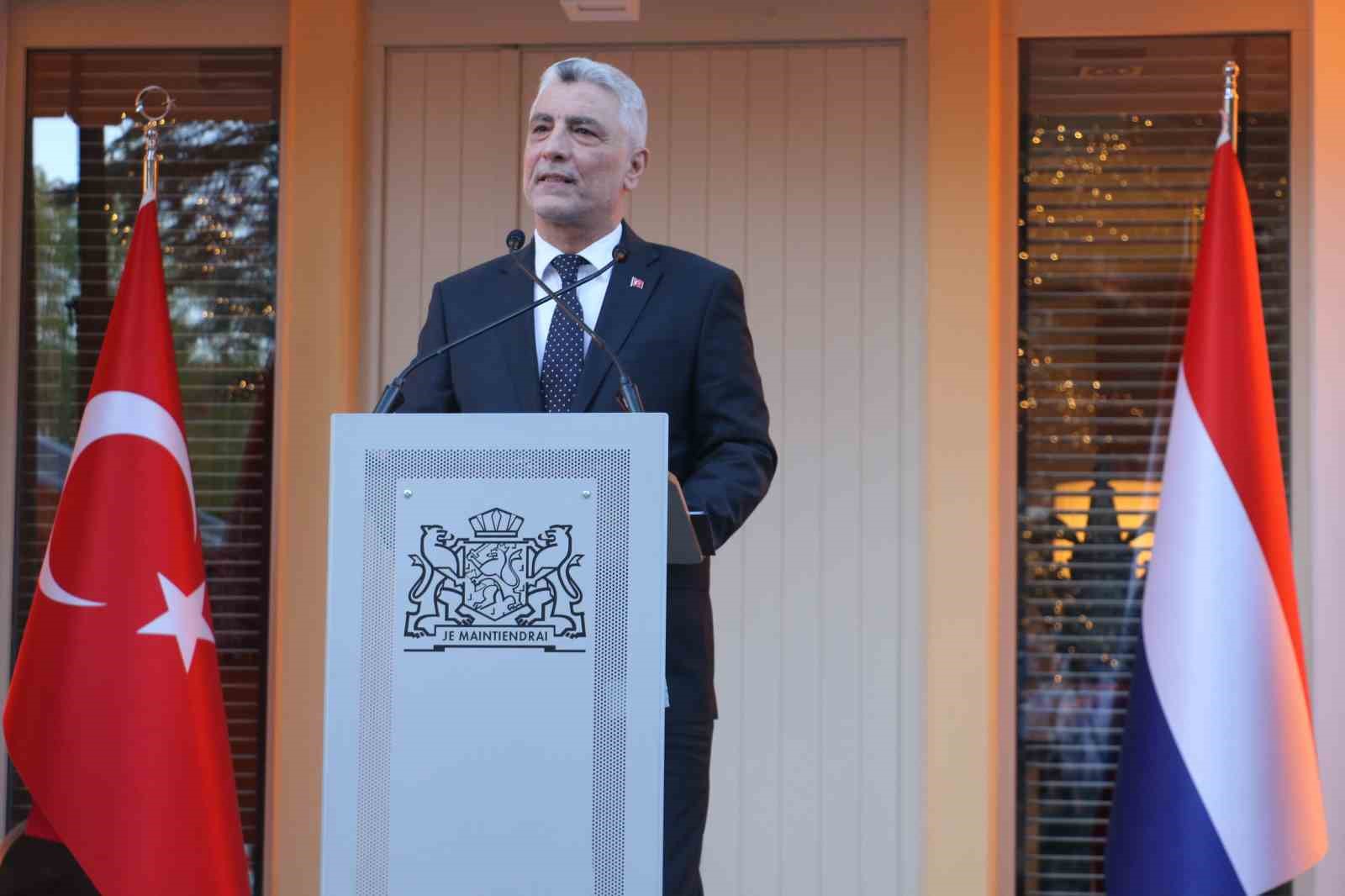 Bakan Bolat: "Hollanda, Türkiye’nin AB üyesi ülkeler arasındaki en önemli ticaret ortaklarındandır 4 bakan bolat hollanda turkiyenin ab uyesi ulkeler arasindaki en onemli ticaret ortaklarindandir 0 9HmbQlMK