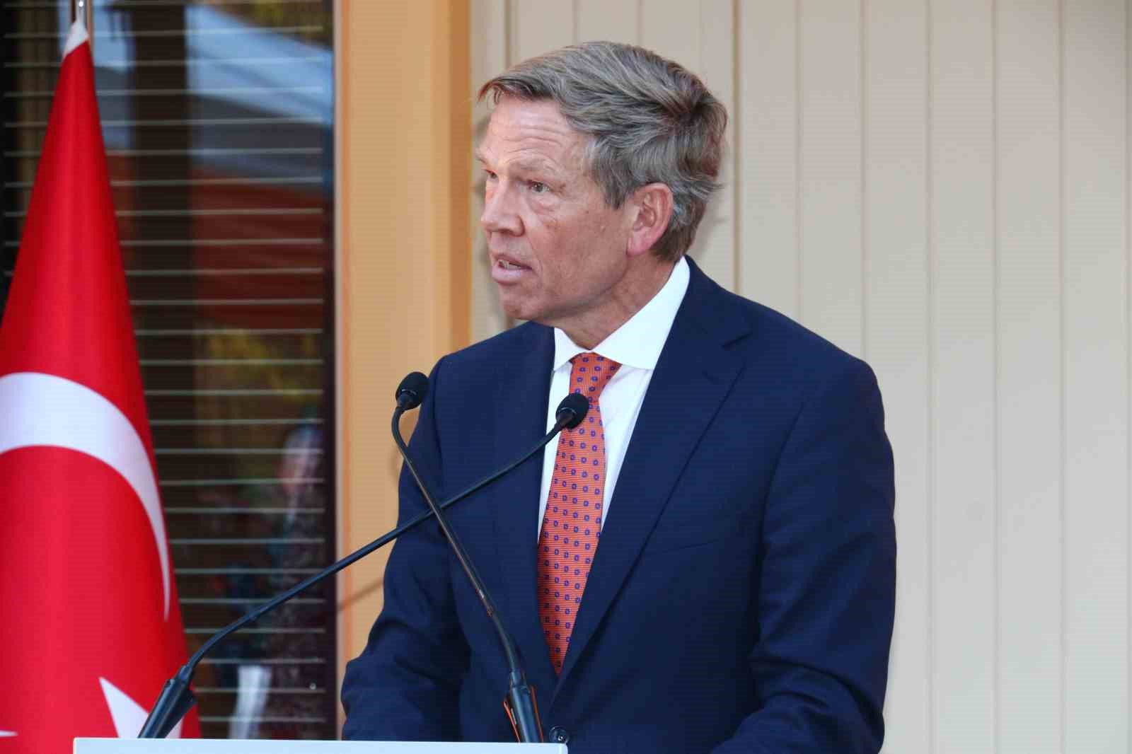 Bakan Bolat: "Hollanda, Türkiye’nin AB üyesi ülkeler arasındaki en önemli ticaret ortaklarındandır 8 bakan bolat hollanda turkiyenin ab uyesi ulkeler arasindaki en onemli ticaret ortaklarindandir 4 rnvdWWKd