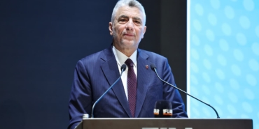 bakan-bolat-ihracatta-400-milyar-dolar-sinirina-dayandik-HxgwOgDg.jpg