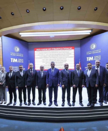 bakan-bolat-kasimda-ihracatimiz-olumsuz-takvim-etkisine-ragmen-yuzde-22-artisla-227-milyar-dolar-T6gOJMVL.jpg