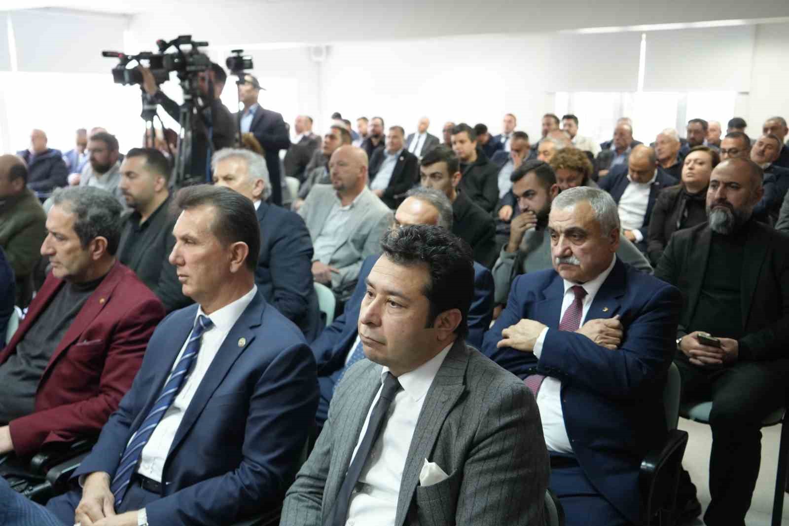 bakan bolat kuzey ve guneyimizde mini dunya savasi var turkiye bunlardan kendini korumayi basardi FSf5Dzrm