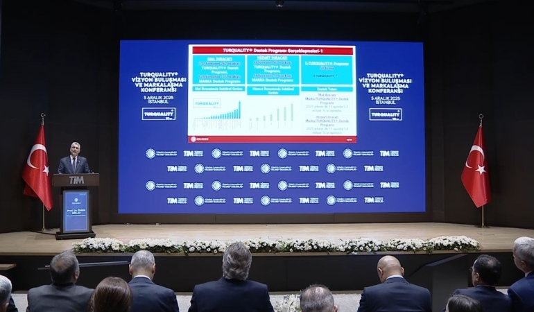 bakan-bolat-mal-ve-hizmetler-ihracatinda-2030a-kadar-500-milyar-dolara-ulasmayi-hedefliyoruz-ctVMBqbr.jpg