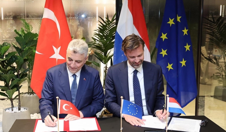 bakan-bolat-turkiye-hollanda-6-donem-jetco-toplantisina-katildi-ScxHqD1L.jpg
