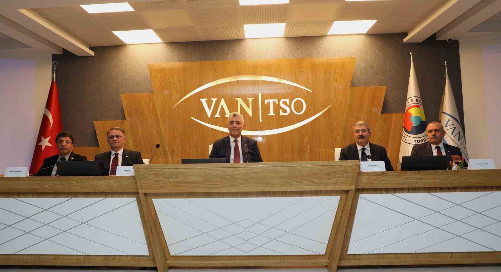 bakan bolat van tsoda mujdeyi verdi 2 37dLDtSO