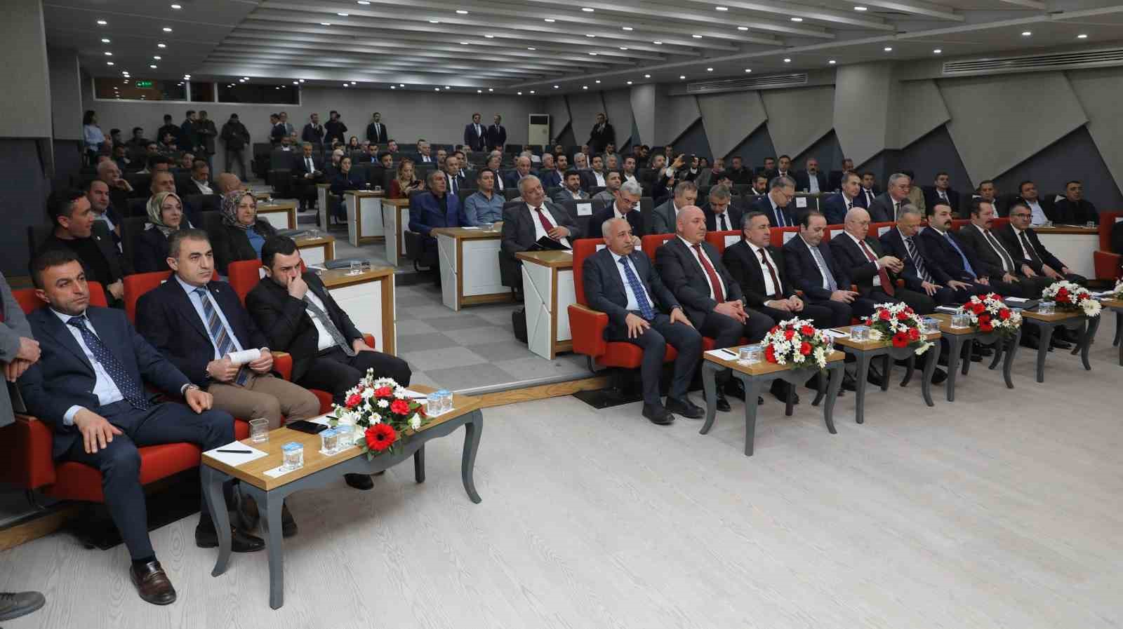 bakan bolat van tsoda mujdeyi verdi 3 JbaN9HFP