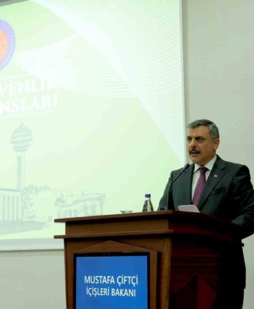 bakan-ciftci-2026-yilini-organize-suc-orgutleri-ve-uyusturucu-ile-mucadele-yili-ilan-ettik-8Qh1YQZw.jpg