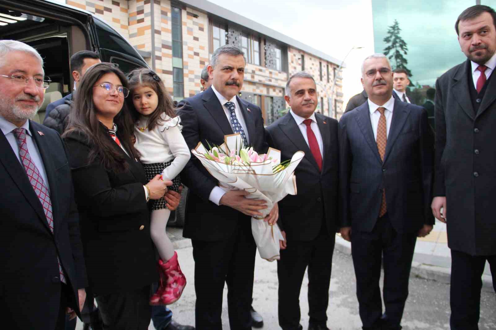 bakan ciftci 5 yil valilik yaptigi corumu ziyaret etti 12 Liqchb1F