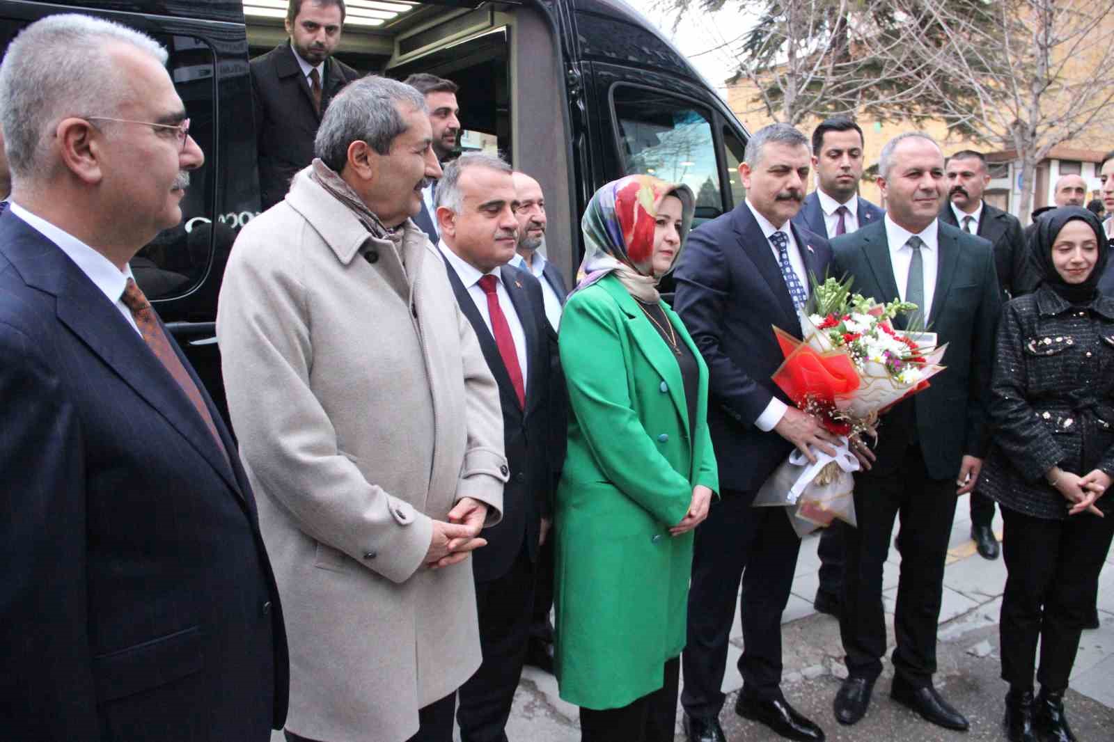 bakan ciftci 5 yil valilik yaptigi corumu ziyaret etti 13 J1ulXnh2