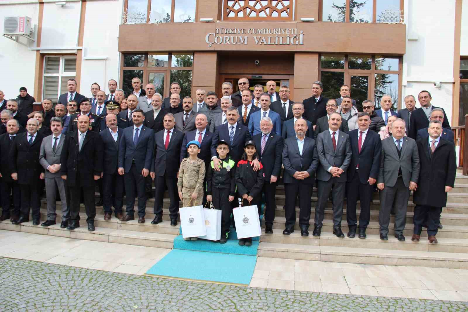 bakan ciftci 5 yil valilik yaptigi corumu ziyaret etti 6 wwILM1DY