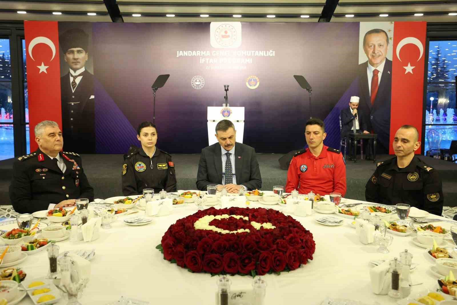 bakan ciftci artik oyun kuran bir turkiye var 3 AF9qyFsq