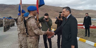 bakan-ciftci-asker-ve-vatandaslarla-bayramlasti-dZi7bAgJ.jpg