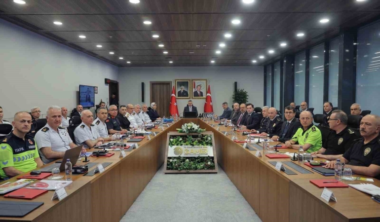 bakan-ciftci-bu-zirve-turkiyenin-diplomatik-agirligini-kurumsal-kapasitesini-guvenlik-tecrubesini-ve-ev-sahipligini-nRkPbIGA.jpg
