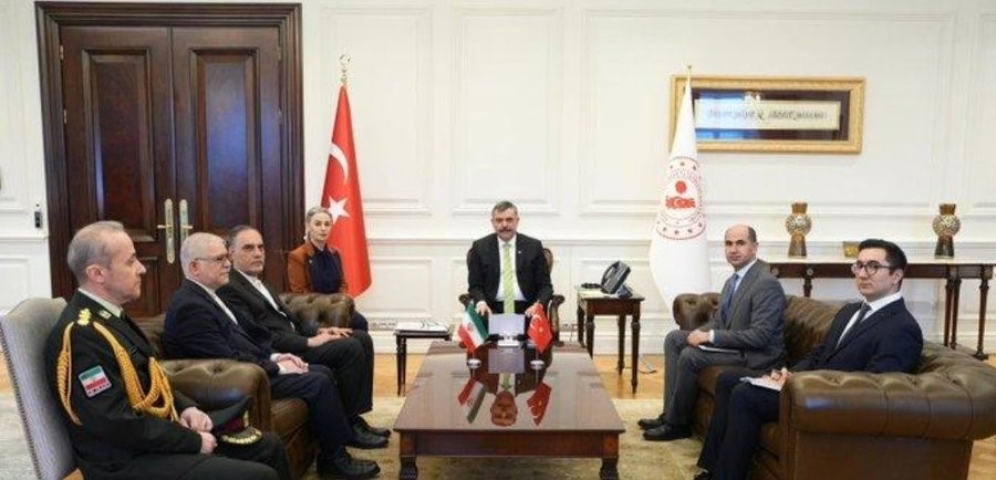 bakan ciftci iranin ankara buyukelcisi habibullahzadeh ile bir araya geldi 0