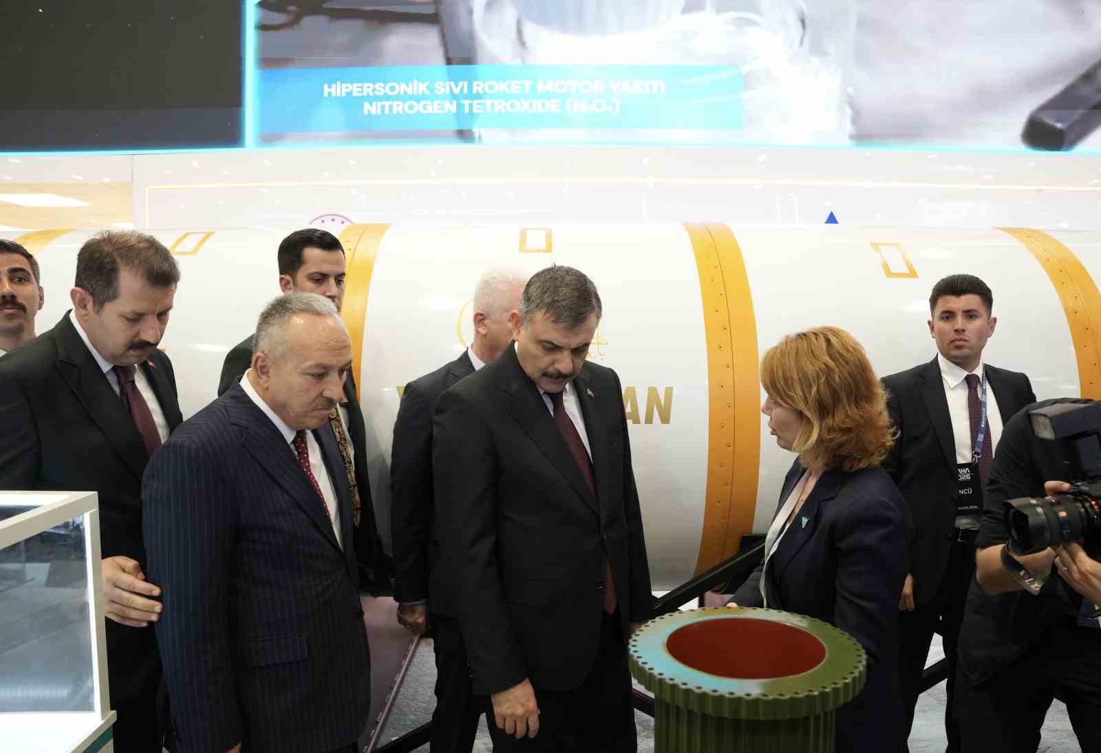 bakan ciftci saha expoda yerli ve milli urunleri inceledi 1 yTZQd5TW
