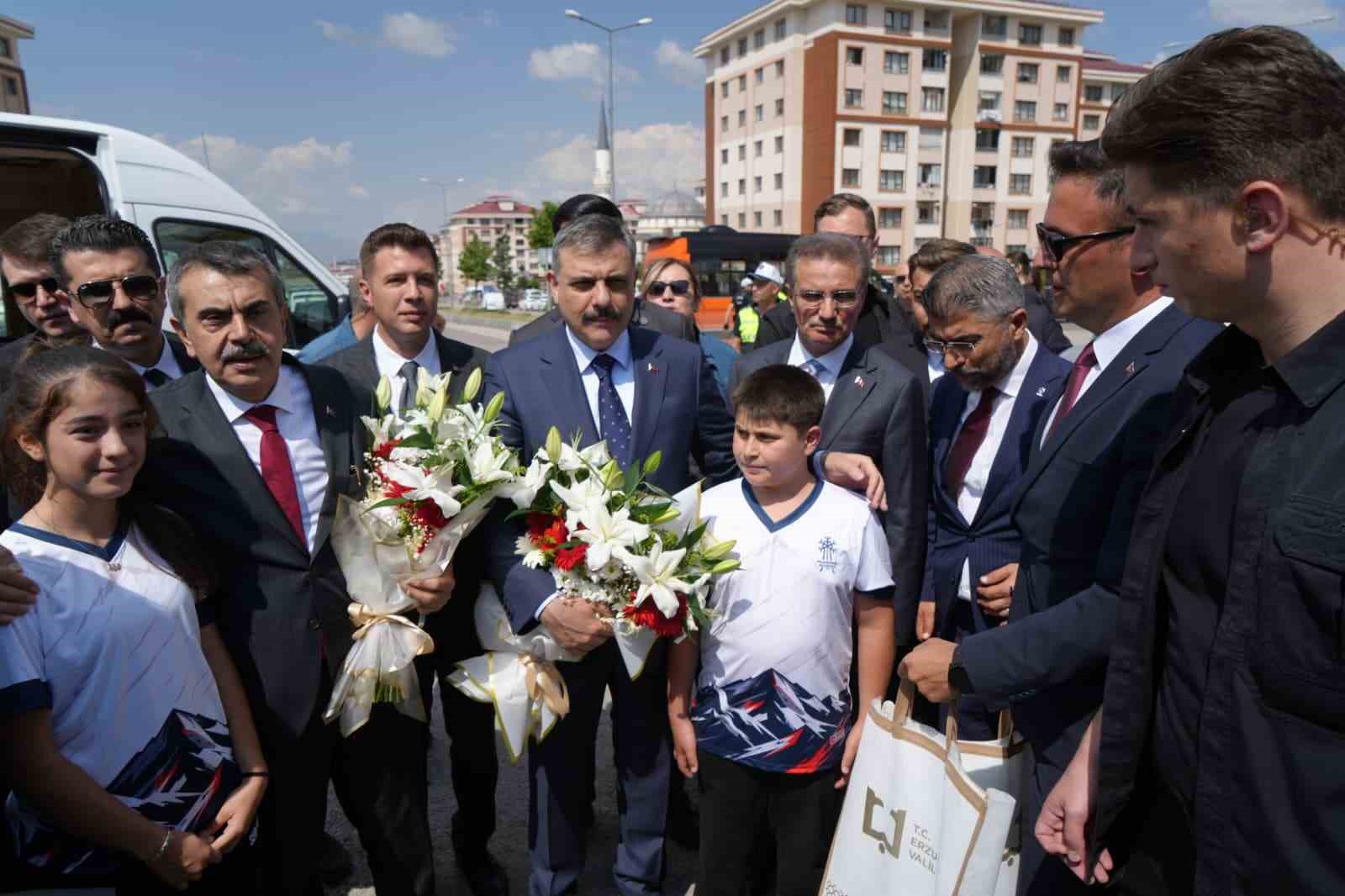 bakan ciftci selcukludan osmanliya uzanan maarif gelenegimiz medeniyetimizin en guclu sutunlarindan biri h line gelmistir JclZncKR