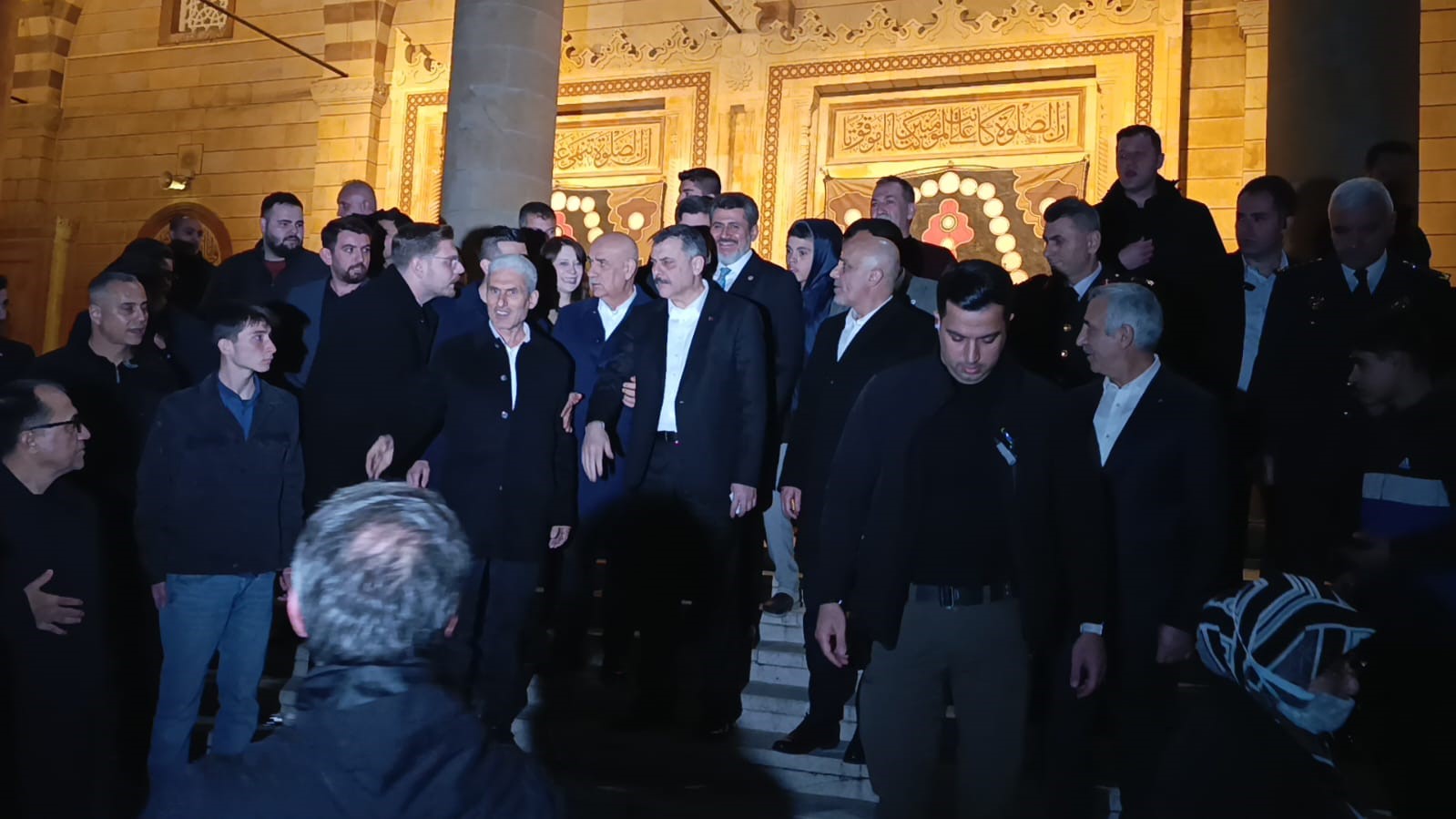 bakan ciftci teravih namazini kahramanmarasta kildi 1 3KRiJAA3