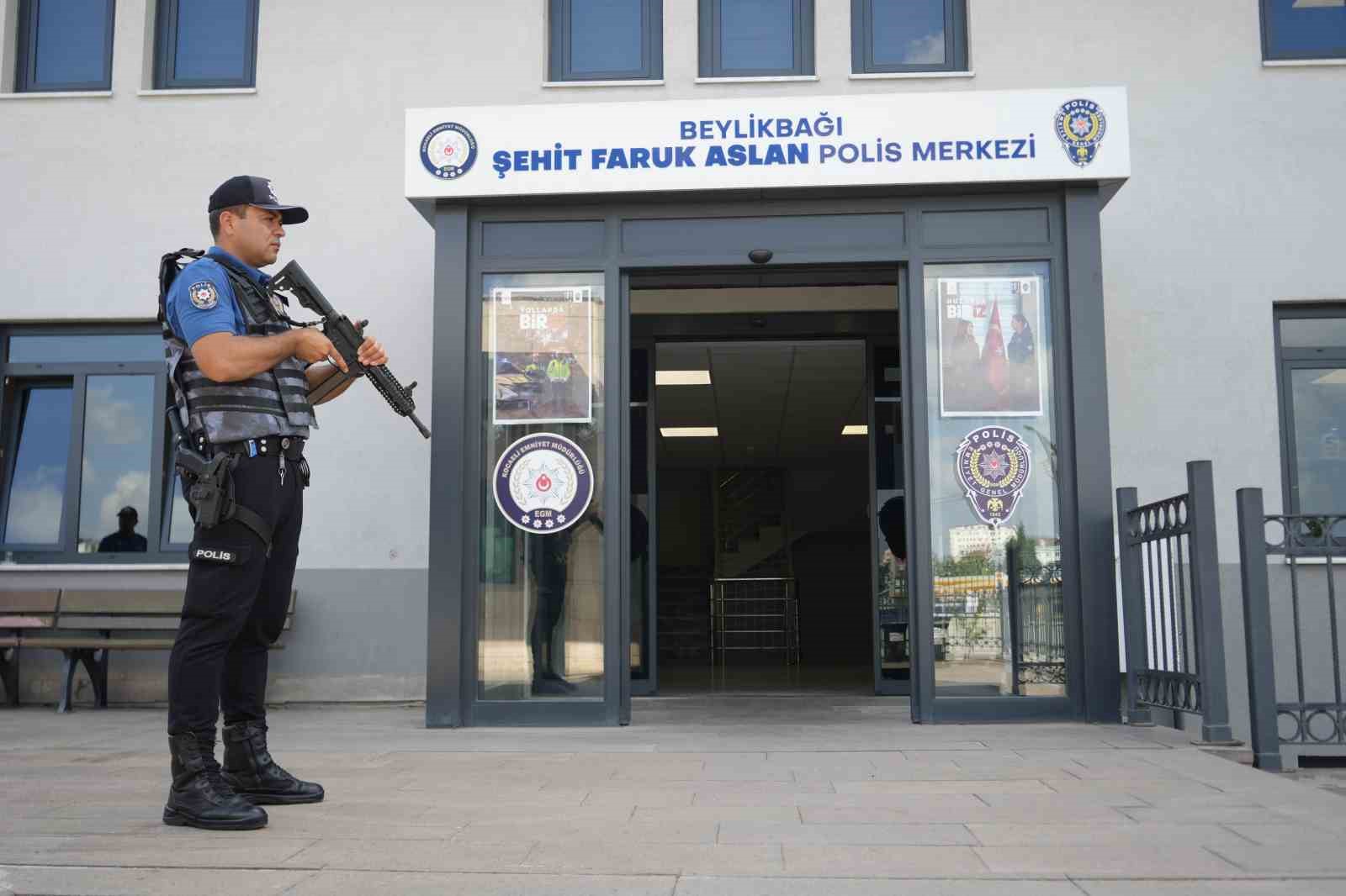 Bakan Çiftçi: "Türkiye’de sahipsiz sokak hayvanlarının yüzde 92,35’i artık barınaklarda" 6 bakan ciftci turkiyede sahipsiz sokak hayvanlarinin yuzde 9235i artik barinaklarda 2 HsMAKYNC