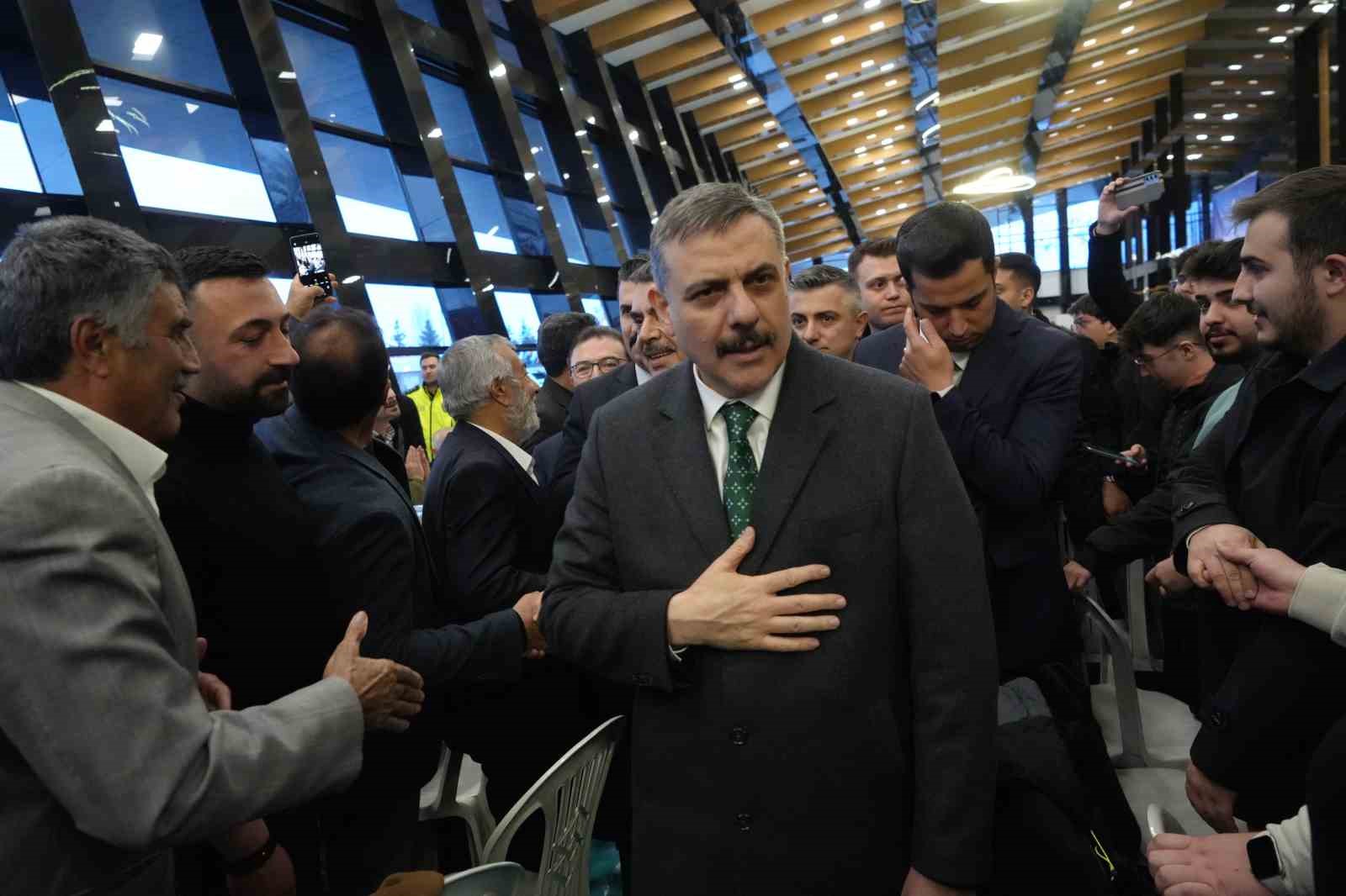 bakan ciftci ve bakan tekin erzurumda 4 bin kisiyle iftarda bulustu 11 sAh8guld