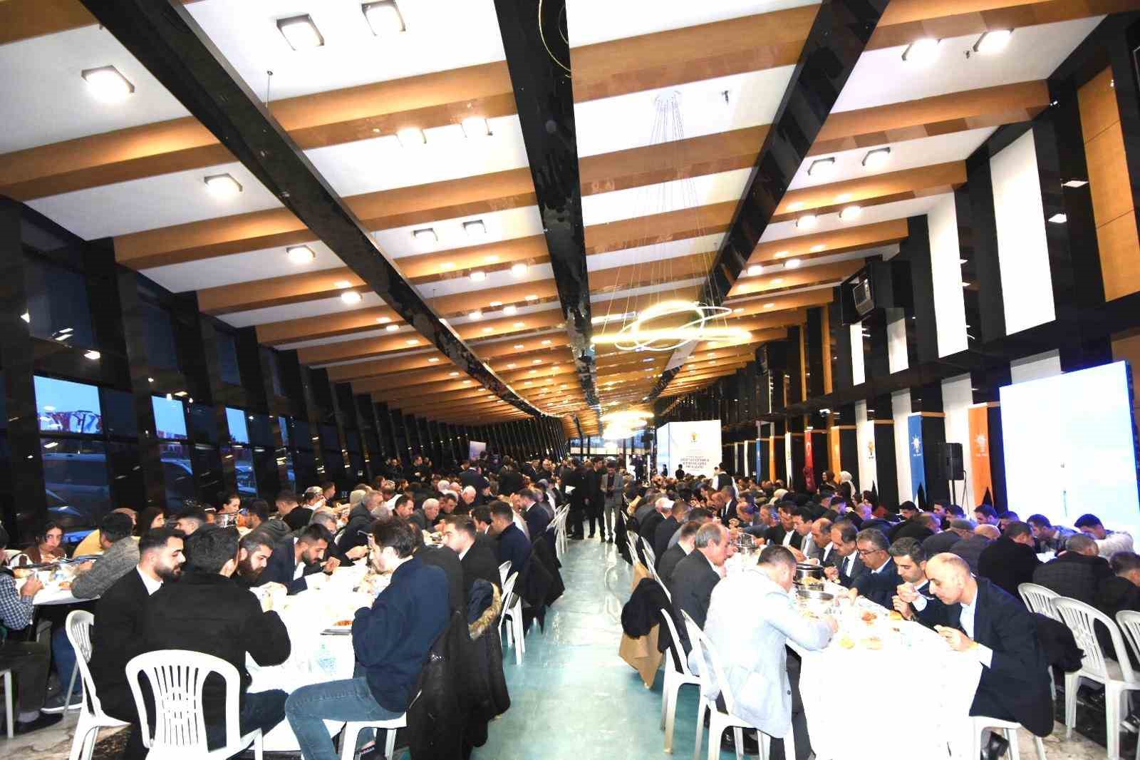 bakan ciftci ve bakan tekin erzurumda 4 bin kisiyle iftarda bulustu 4 d7AcHIba