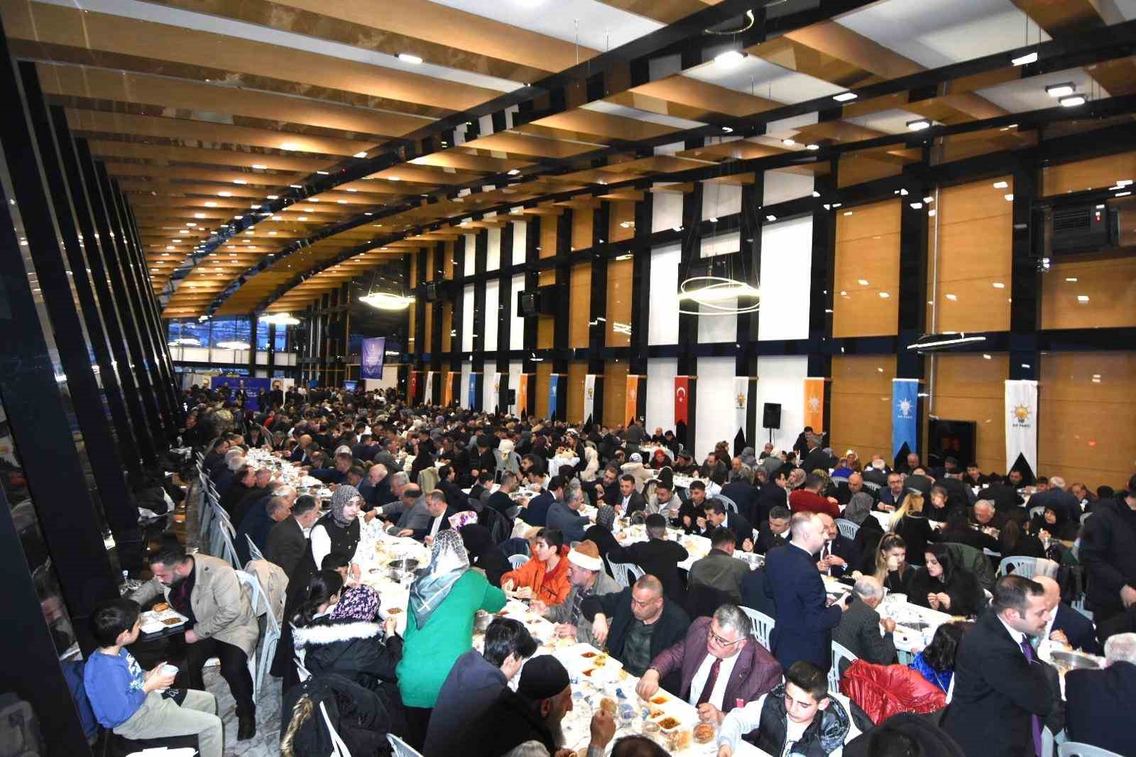 bakan ciftci ve bakan tekin erzurumda 4 bin kisiyle iftarda bulustu 9