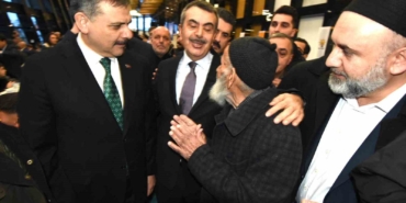 bakan-ciftci-ve-bakan-tekin-erzurumda-4-bin-kisiyle-iftarda-bulustu-g8saTJsS.jpg