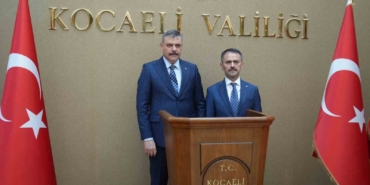 bakan-ciftciden-kocaelide-akvaryum-ve-kutuphane-ziyareti-wn18GIUx.jpg