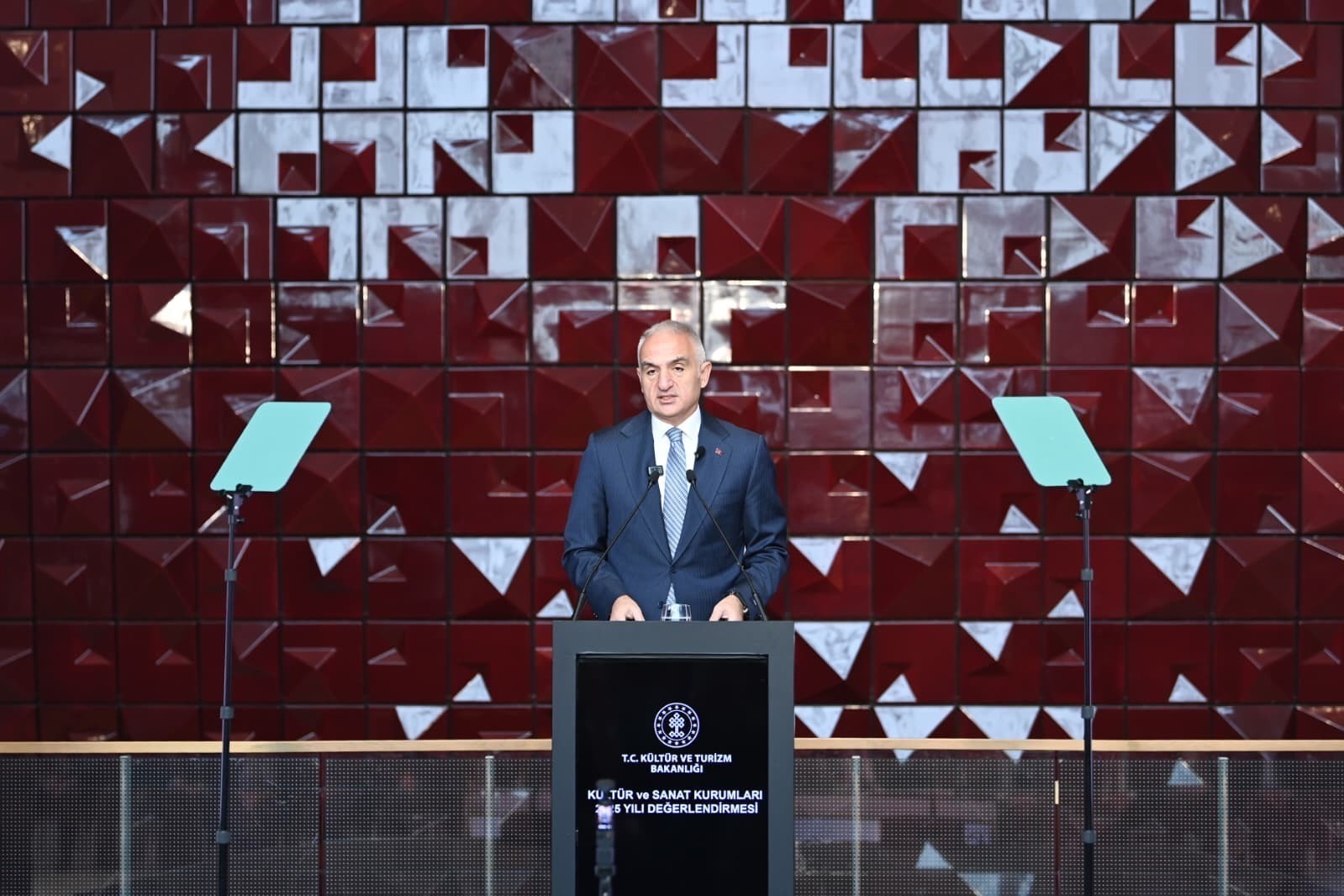 bakan ersoy 13 binden fazla eser ait oldugu topraklara geri getirildi 0 eacuB3zJ