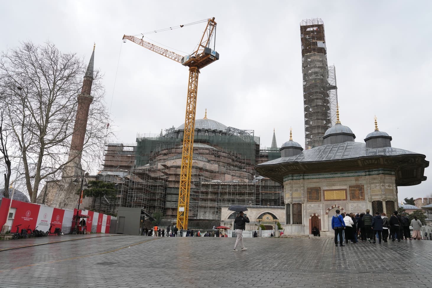 Bakan Ersoy açıkladı: "Ayasofya’da süreç devam ediyor, Sultanahmet’te çalışmalar tamamlandı" 7 bakan ersoy acikladi ayasofyada surec devam ediyor sultanahmette calismalar tamamlandi 3 sQBuIML8