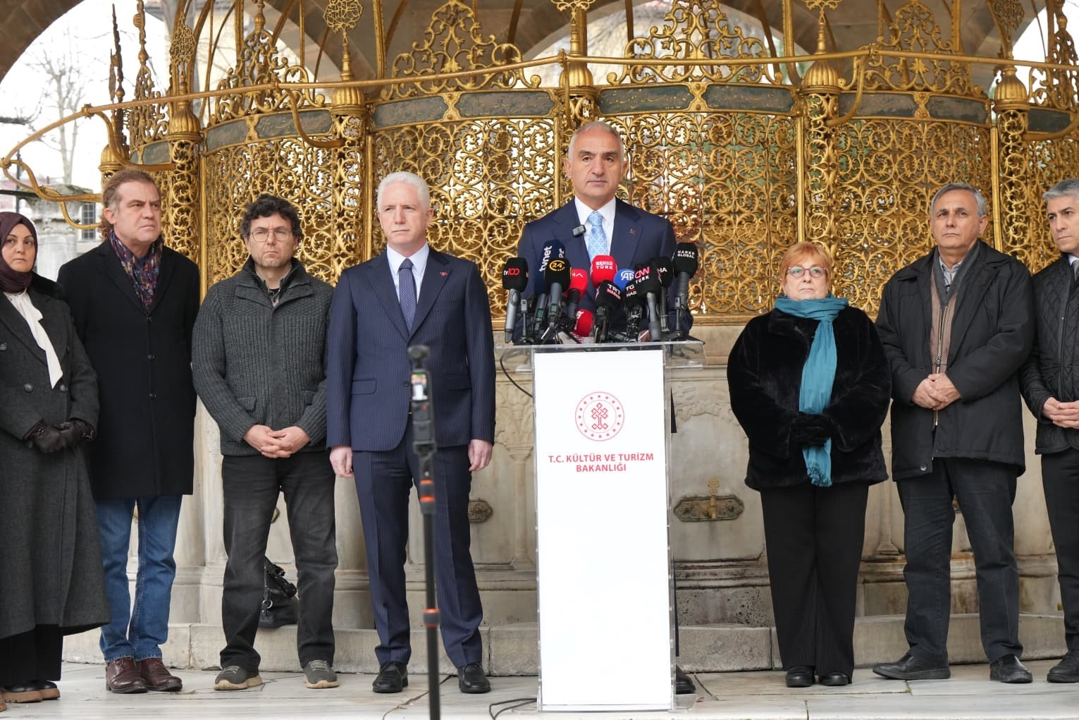 Bakan Ersoy açıkladı: "Ayasofya’da süreç devam ediyor, Sultanahmet’te çalışmalar tamamlandı" 8 bakan ersoy acikladi ayasofyada surec devam ediyor sultanahmette calismalar tamamlandi 4 V5yG2NXc