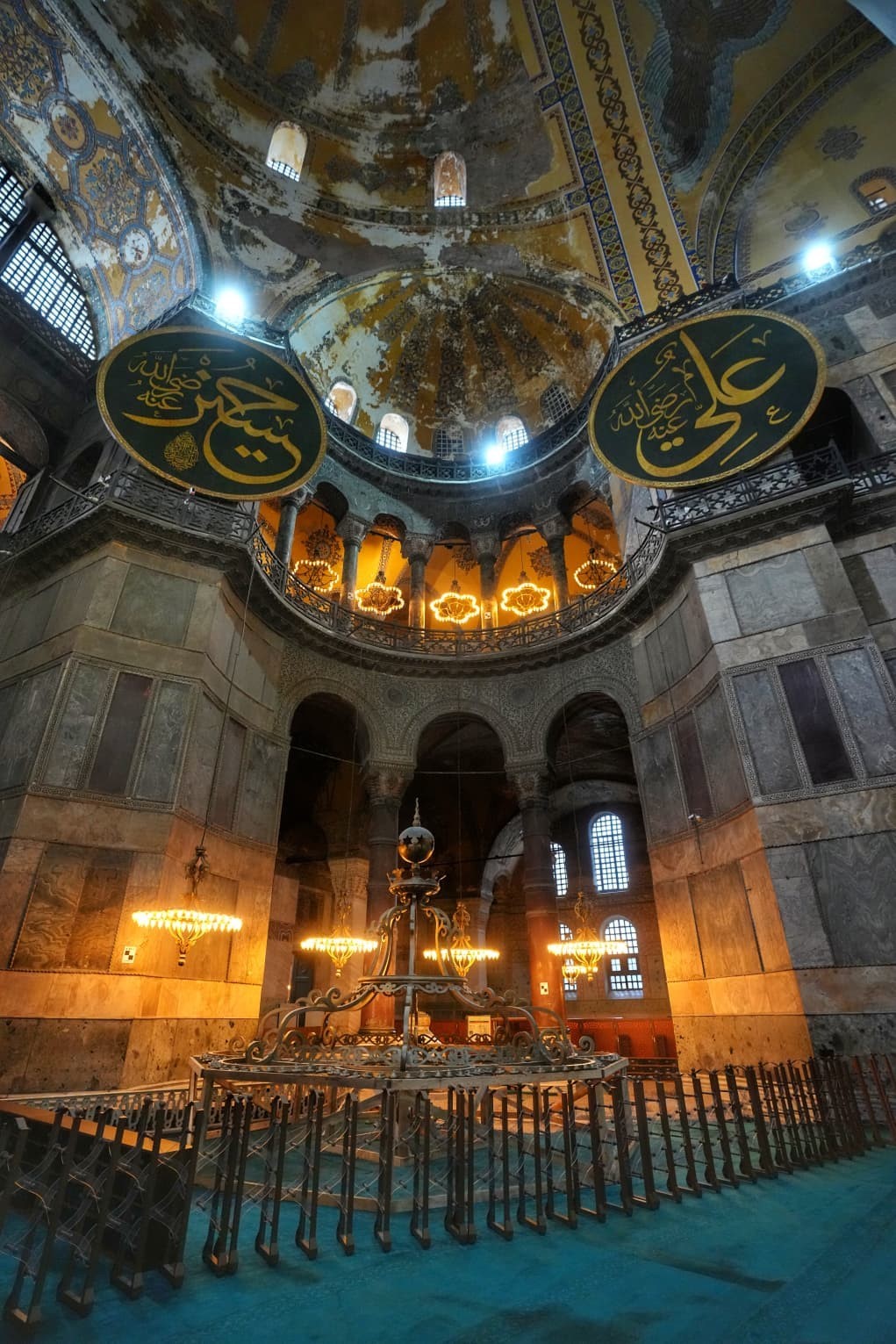 Bakan Ersoy açıkladı: "Ayasofya’da süreç devam ediyor, Sultanahmet’te çalışmalar tamamlandı" 10 bakan ersoy acikladi ayasofyada surec devam ediyor sultanahmette calismalar tamamlandi 6 qe648kdU