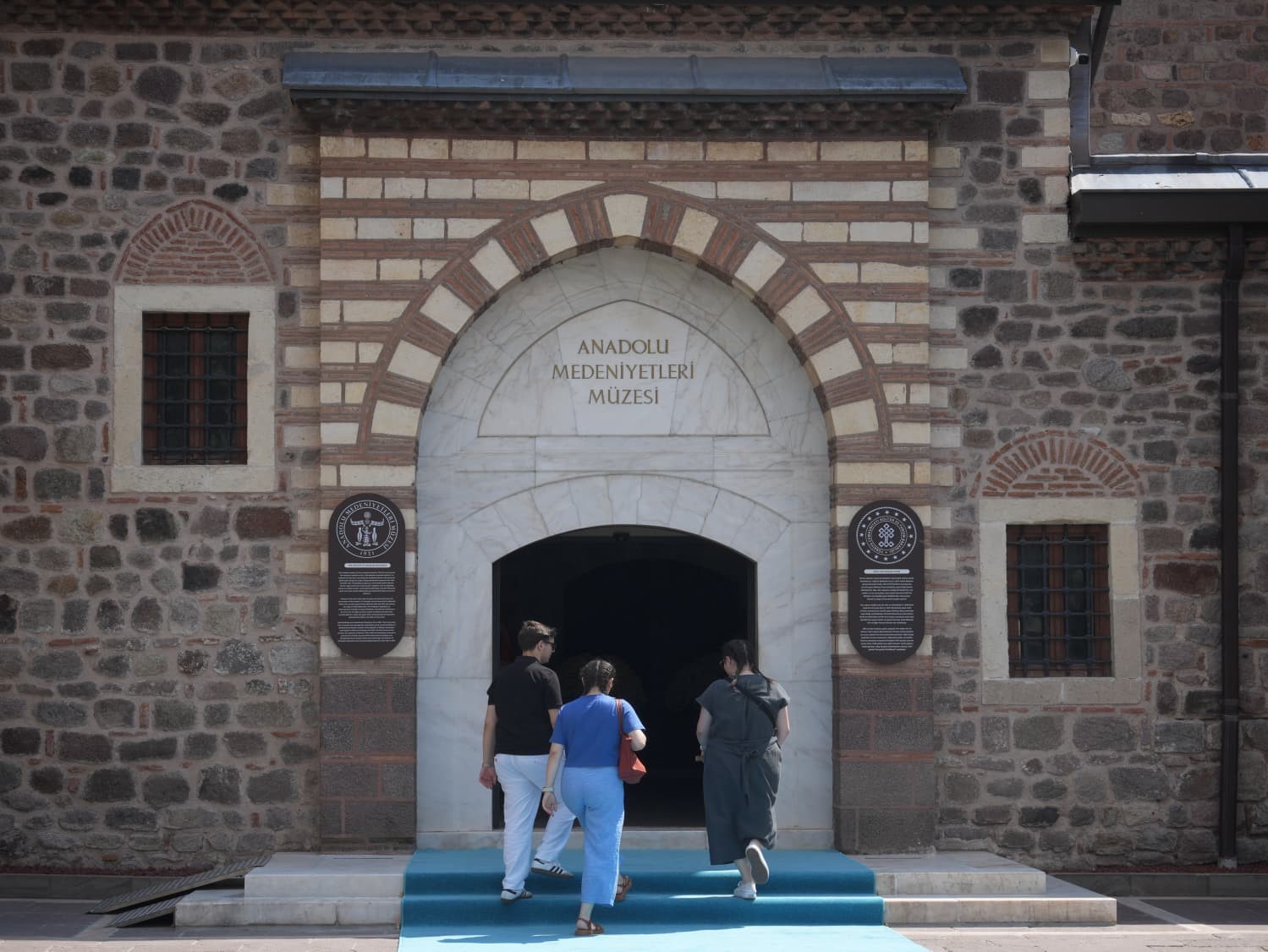 Bakan Ersoy: "Anadolu Medeniyetleri Müzesi’nde başlattığımız teşhir yenileme çalışmalarıyla müzemizi çağdaş müzecilik anlayışı doğrultusunda yeniden ele aldık" 6 bakan ersoy anadolu medeniyetleri muzesinde baslattigimiz teshir yenileme calismalariyla muzemizi cagdas muzecilik anlayisi dogrultusunda A1yP8Qap