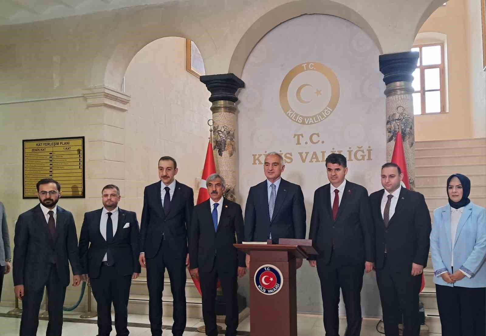 Bakan Ersoy: "Ateş çemberinin içinde Türkiye bir huzur ve güven limanı olarak farkını ortaya koymuştur" 5 bakan ersoy ates cemberinin icinde turkiye bir huzur ve guven limani olarak farkini ortaya 8mjhQ1nM