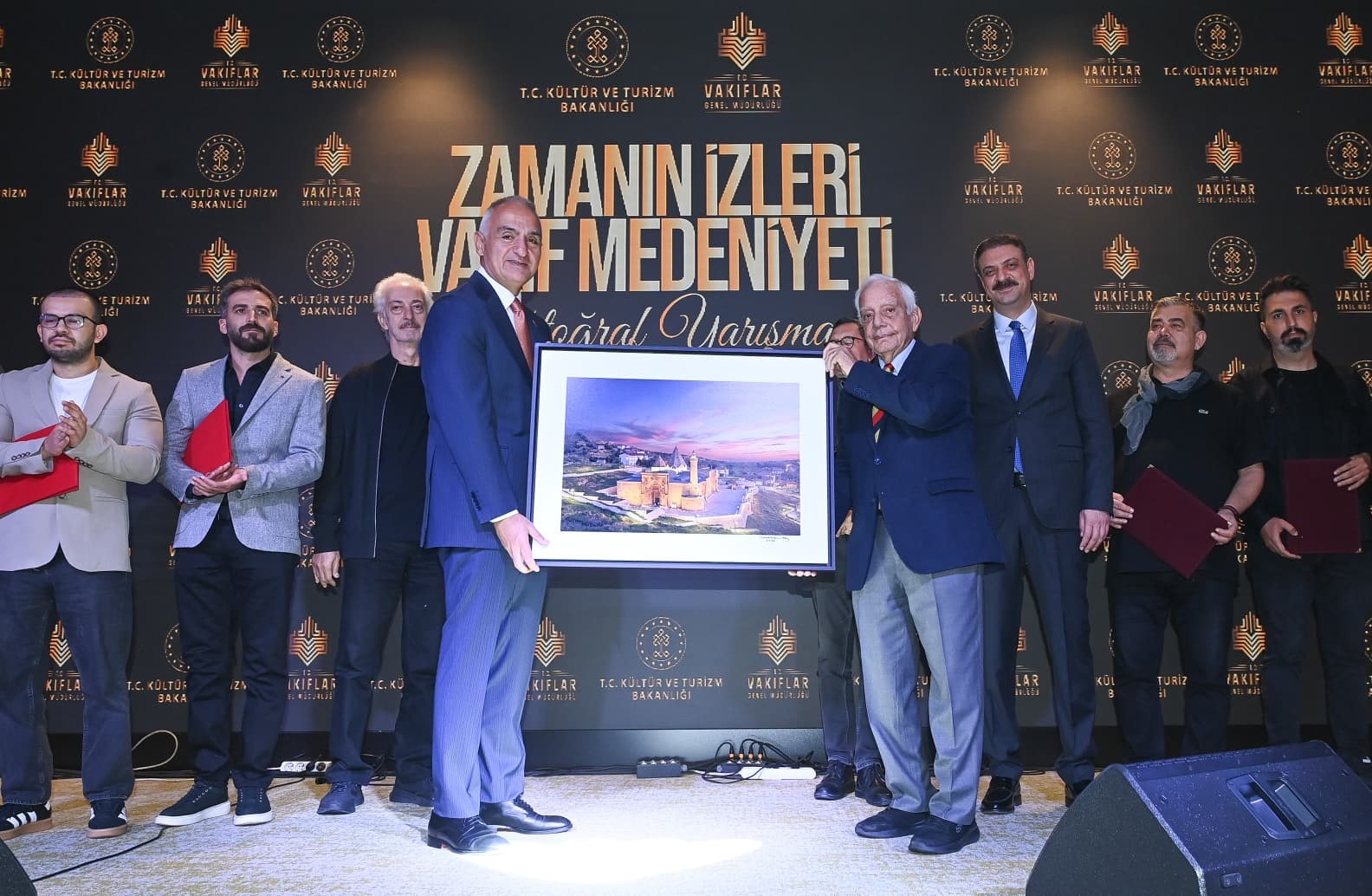 bakan ersoy ayasofyada gerceklestirilen en kapsamli restorasyon surecini baslattik 0 nBWfisjt