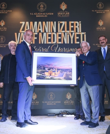 bakan-ersoy-ayasofyada-gerceklestirilen-en-kapsamli-restorasyon-surecini-baslattik-PXkq3zjS.jpg