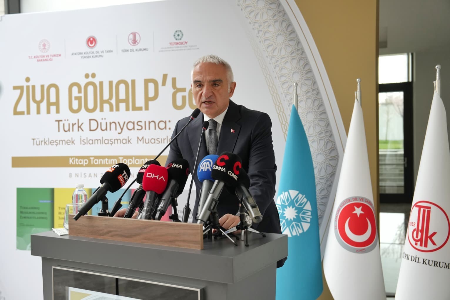 Bakan Ersoy: "Bir olduğumuzu unutturmak için tarihimize, kültürümüze saldırdılar" 4 bakan ersoy bir oldugumuzu unutturmak icin tarihimize kulturumuze saldirdilar 0 CnnQC1AR
