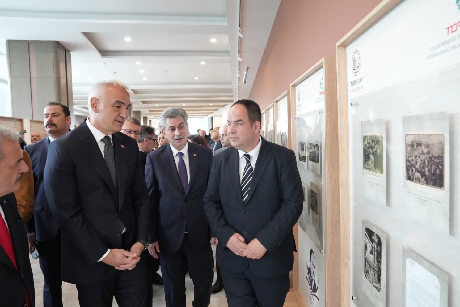 Bakan Ersoy: "Bir olduğumuzu unutturmak için tarihimize, kültürümüze saldırdılar" 5 bakan ersoy bir oldugumuzu unutturmak icin tarihimize kulturumuze saldirdilar 1 f3wSzsv1