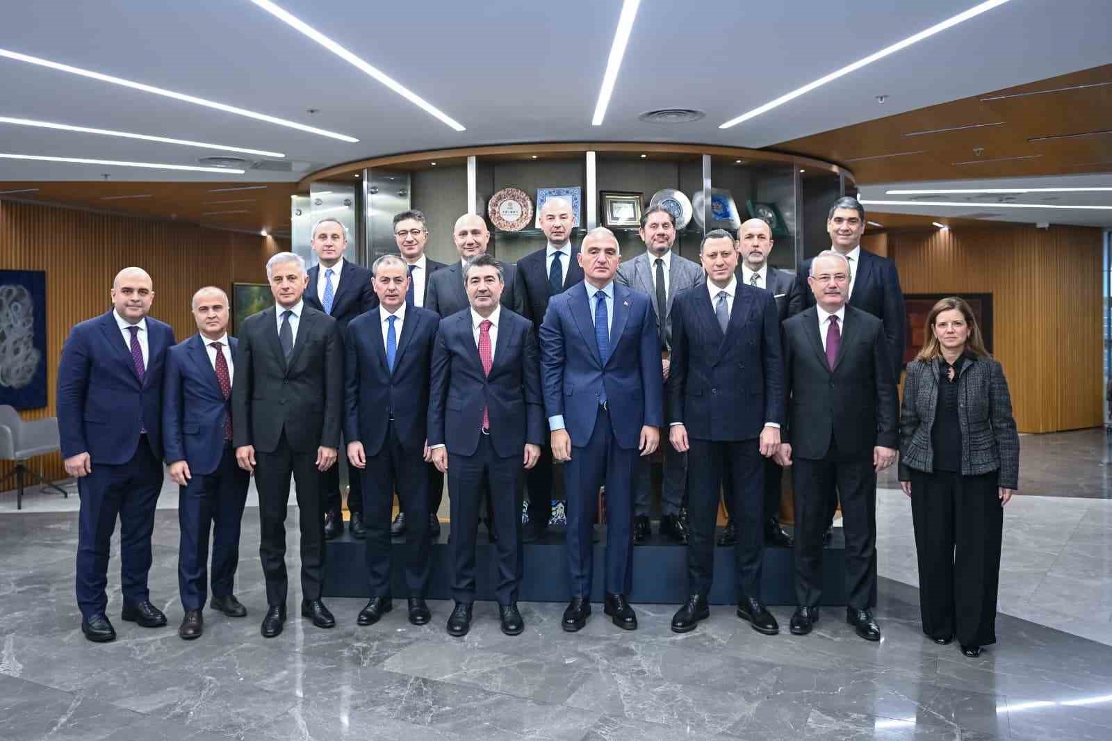 Bakan Ersoy: "Bölgesel krizlere rağmen turizm sektöründe güçlü bir performans ortaya koyduk" 4 bakan ersoy bolgesel krizlere ragmen turizm sektorunde guclu bir performans ortaya koyduk 0 YTBew2VI