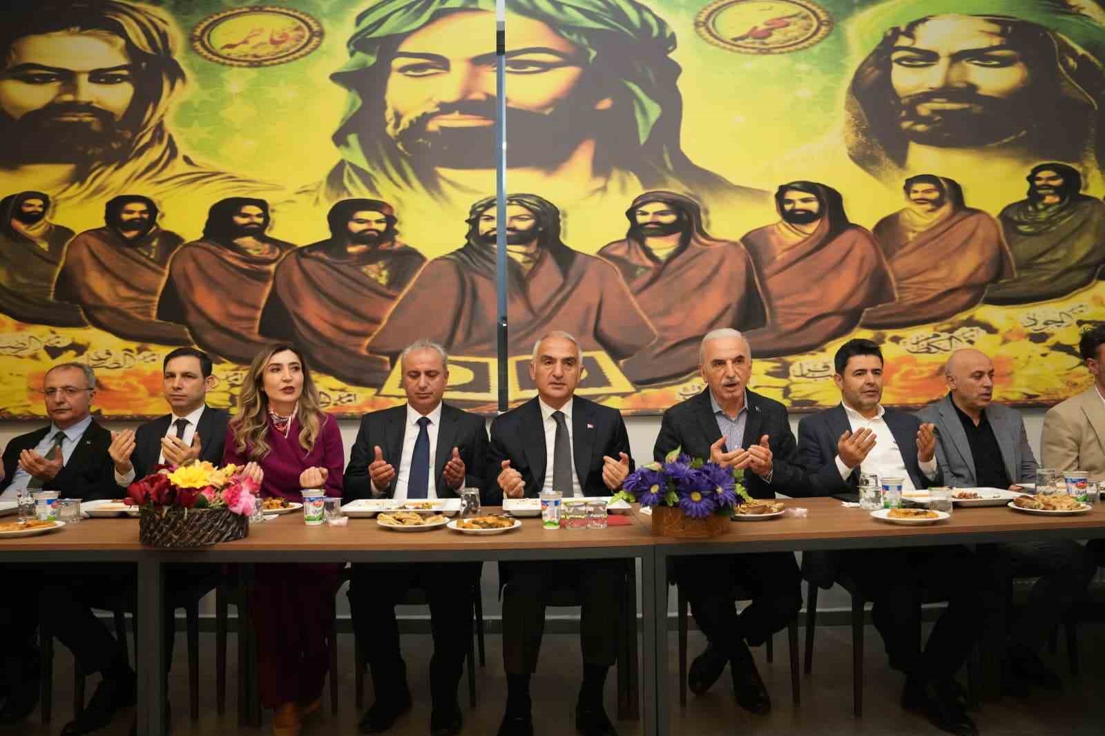 bakan ersoy bu millet can cana gonul gonule verdikce gelecegimiz guclu ve aydinlik olacaktir 8HZjJ44c
