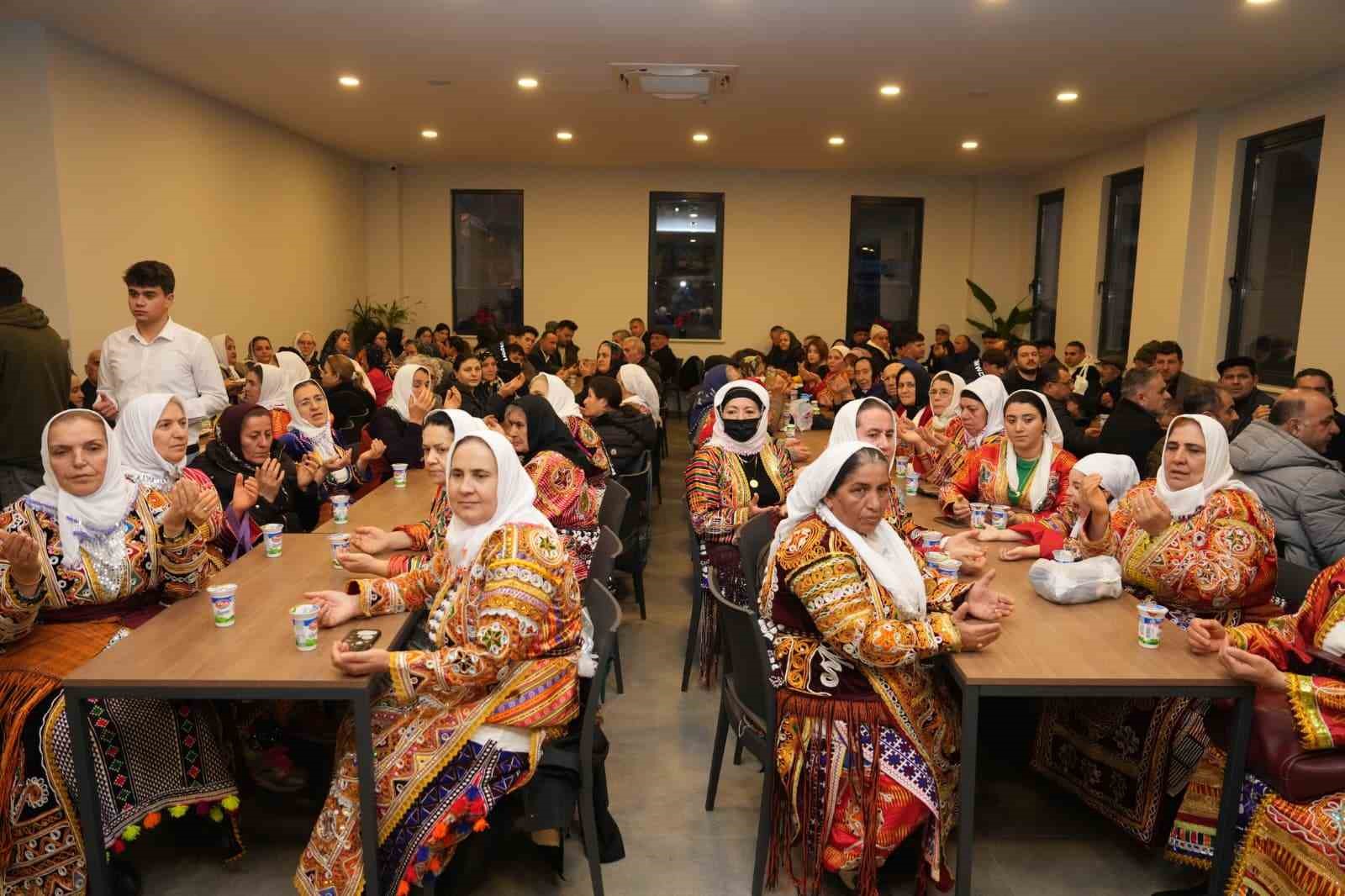 bakan ersoy bu millet can cana gonul gonule verdikce gelecegimiz guclu ve aydinlik olacaktir Mr6DIj2a
