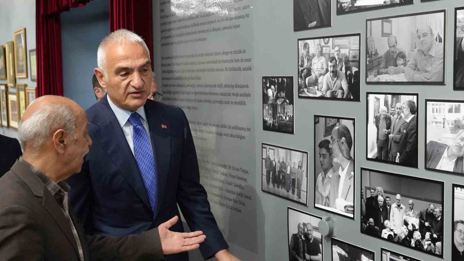 Bakan Ersoy: "Fuadname, hat ve ebruda çok geniş bir penceredir" 8 bakan ersoy fuadname hat ve ebruda cok genis bir penceredir 4 Z4dO7Z7X