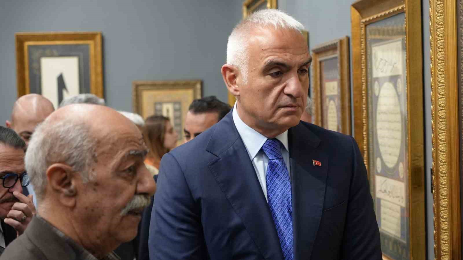 Bakan Ersoy: "Fuadname, hat ve ebruda çok geniş bir penceredir" 10 bakan ersoy fuadname hat ve ebruda cok genis bir penceredir 6 FQdQj5e3
