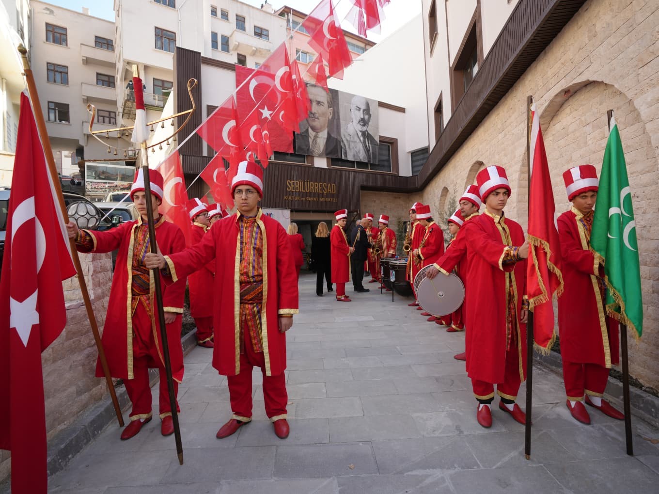 bakan ersoy istiklal marsi bir bagimsizlik manifestosudur 2 Hm9cG1ee