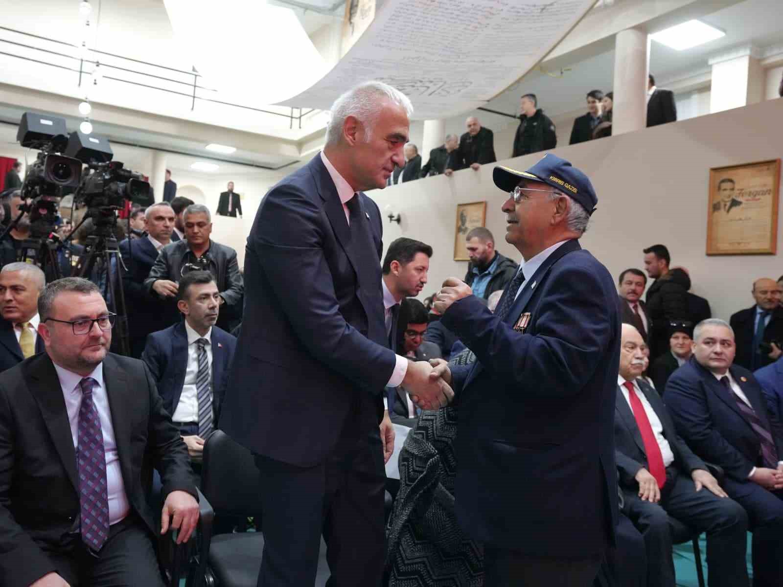 bakan ersoy istiklal marsi bir bagimsizlik manifestosudur 3 Zs379cPc