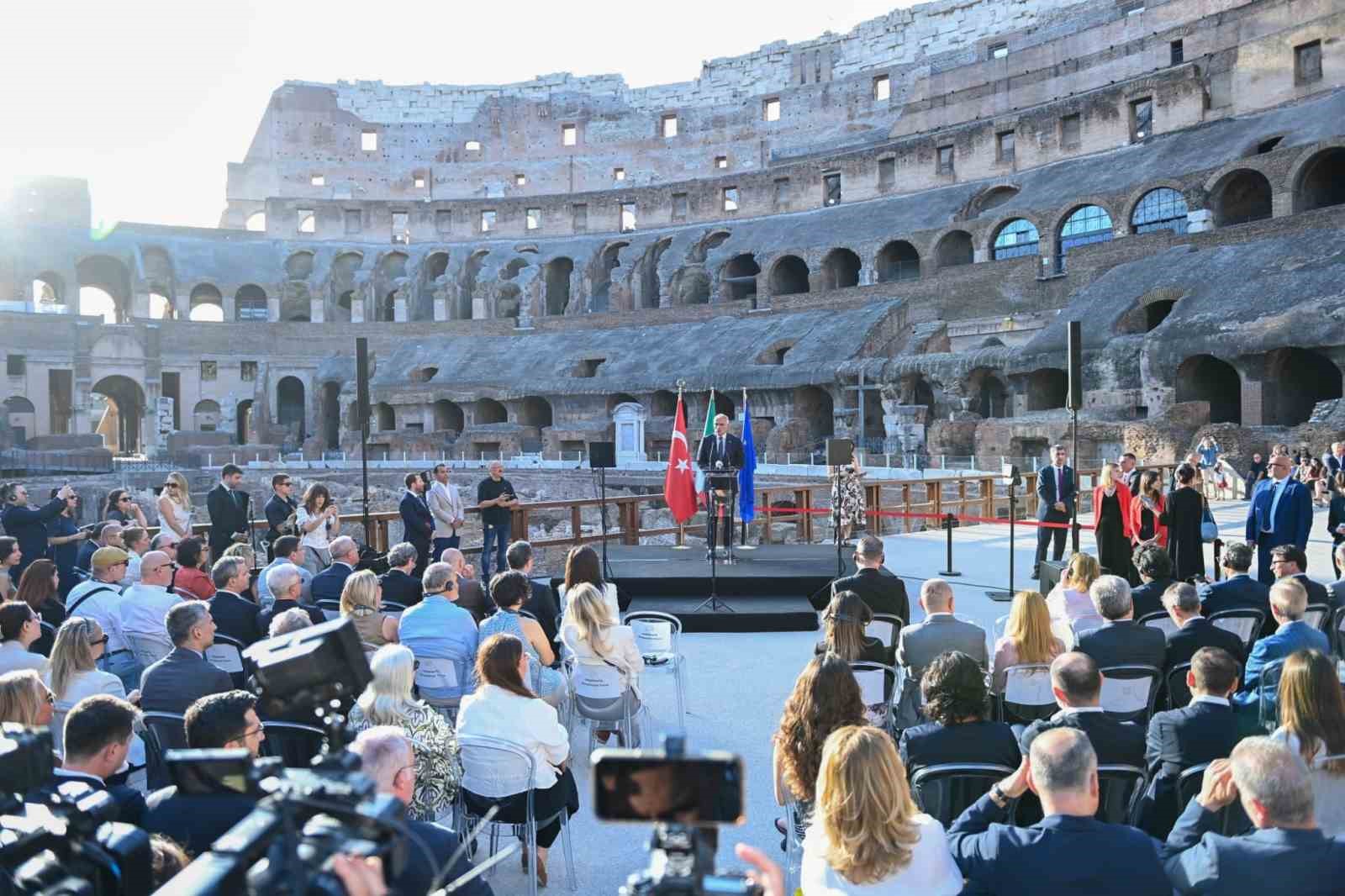 Bakan Ersoy, İtalyan mevkidaşı Giuli ile görüştü 4 bakan ersoy italyan mevkidasi giuli ile gorustu 0 lBBkS4pX