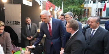 bakan-ersoy-kktcnin-hakli-davasinda-bir-milim-dahi-geri-adim-atmayiz-sQsbQrdd.jpg