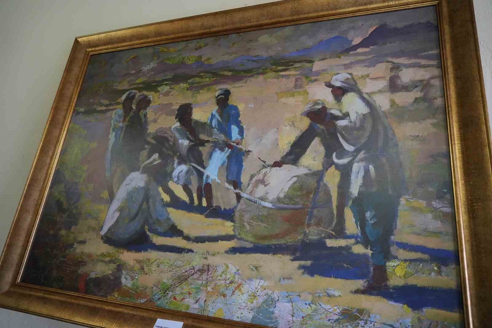 bakan ersoy krallarin ressami rahmi pehlivanlinin eserlerini inceledi 4 Tnja8XgD